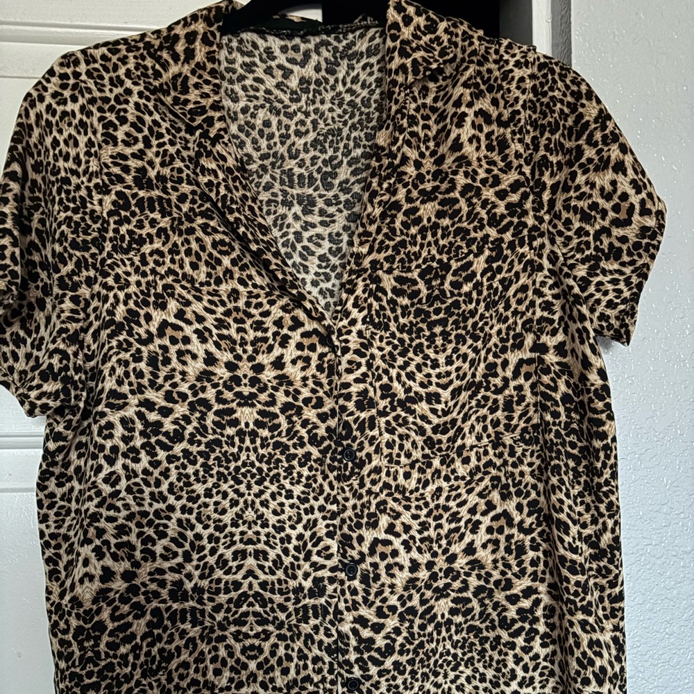 Forever21 leopard print button up